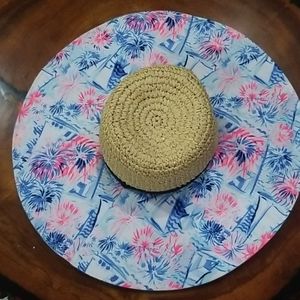 hat use 1 time for photos Like New